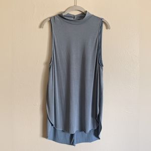 Light blue split seam tank